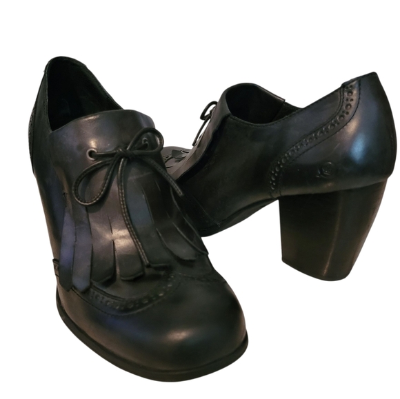 Born Patrice Black Leather Wingtip Fringe Bow Slip-on Stacked Heels Sz 11 Preppy - Picture 1 of 16